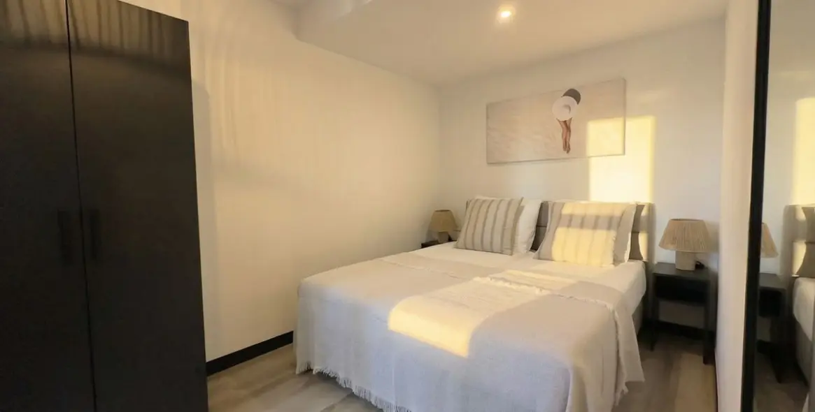 Venta de apartamento en planta media en Mijas Costa 12