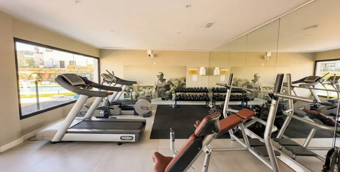 Venta de apartamento en planta media en Mijas Costa 17