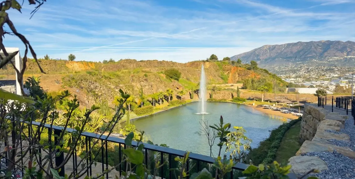 Продажа апартаментов на среднем этаже в Mijas Costa 22