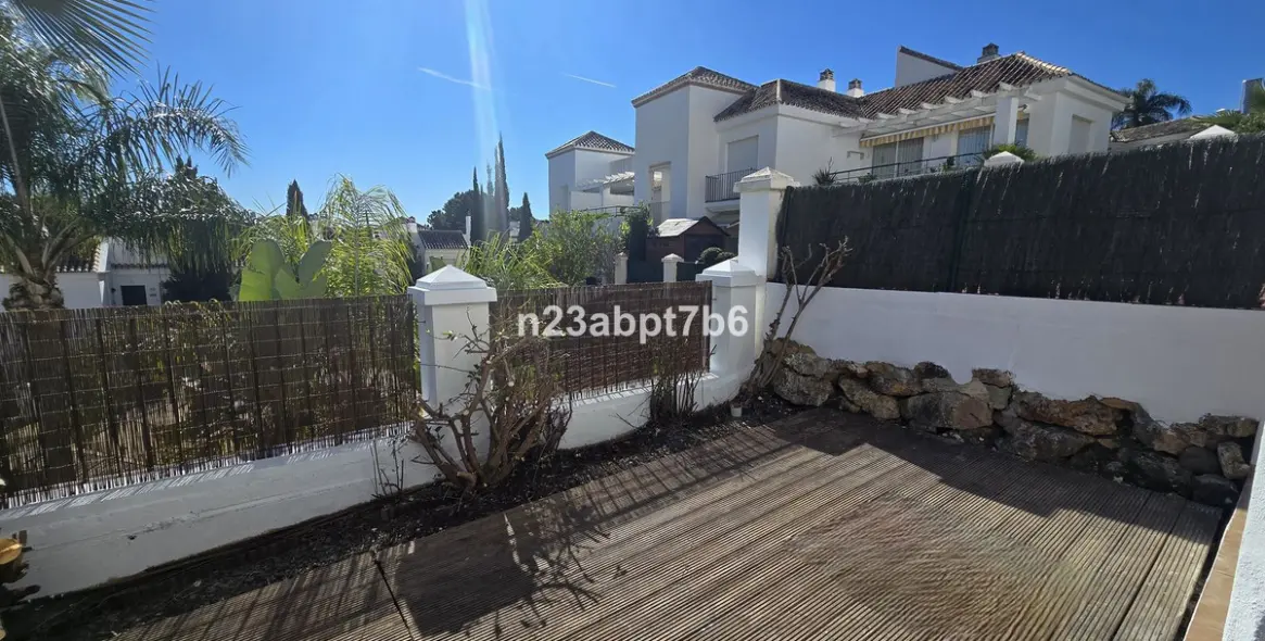 Venta de apartamento en planta baja en Nueva Andalucía 4