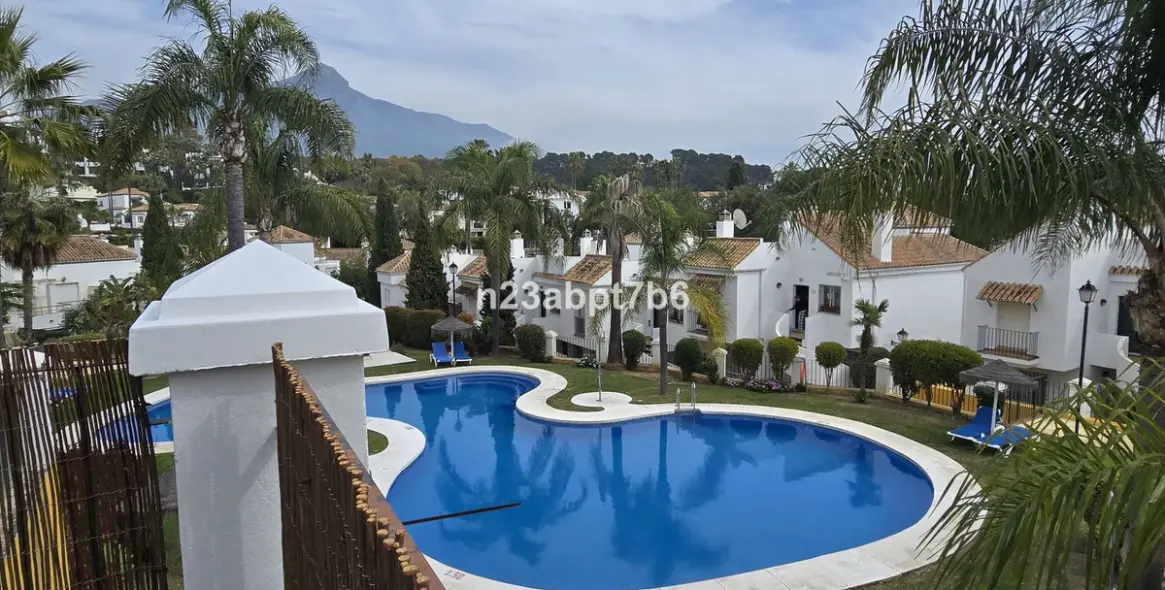 Venta de apartamento en planta baja en Nueva Andalucía 14