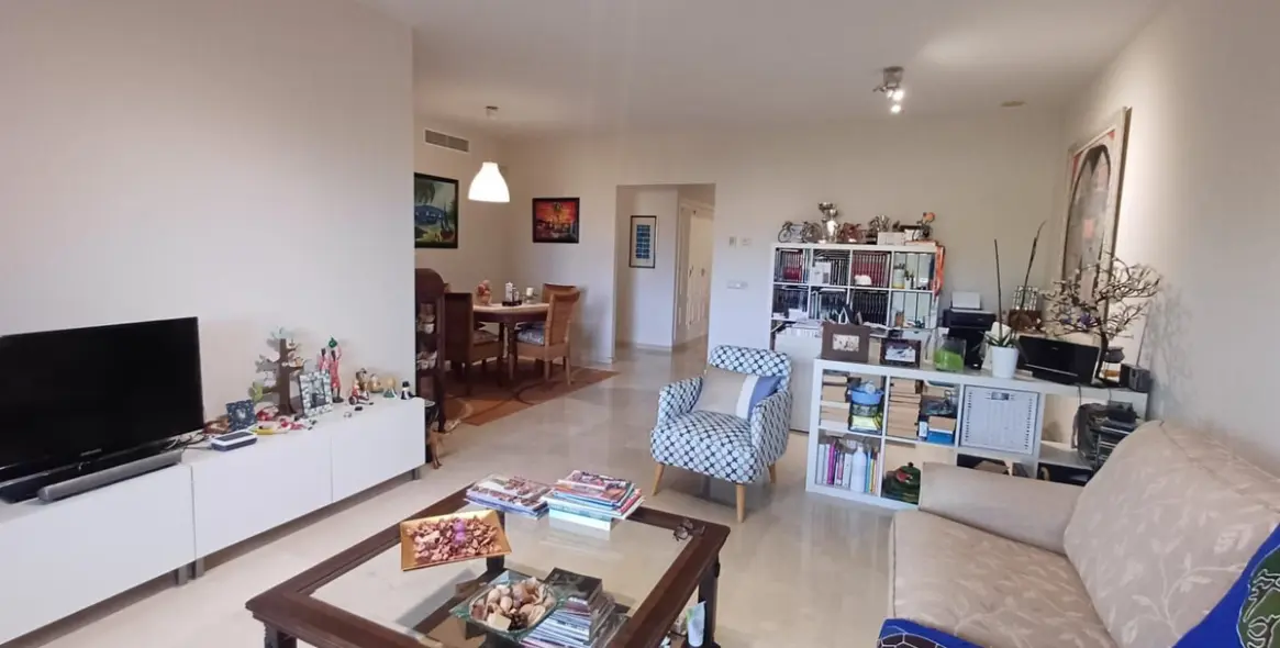 Sale of middle floor apartment in Guadalmina Alta 3