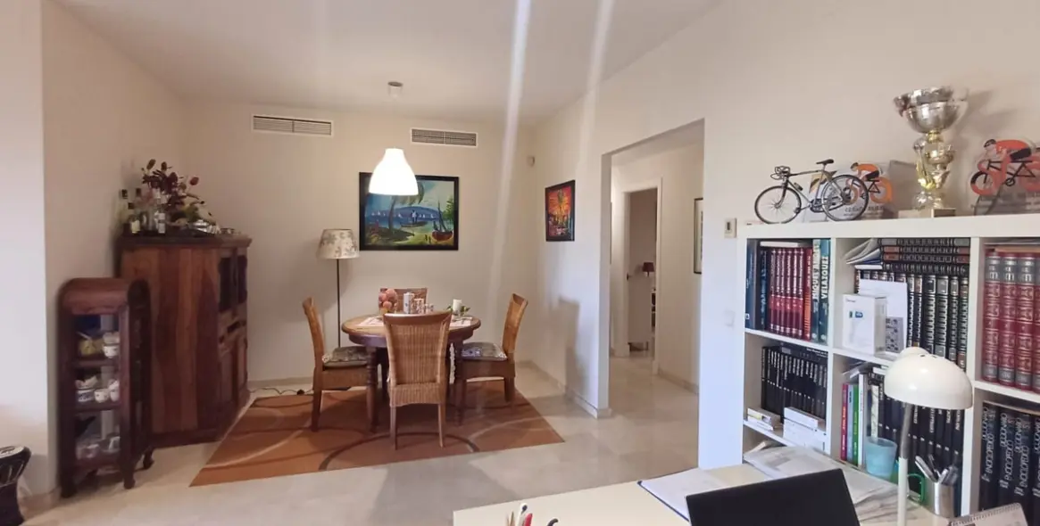 Sale of middle floor apartment in Guadalmina Alta 4