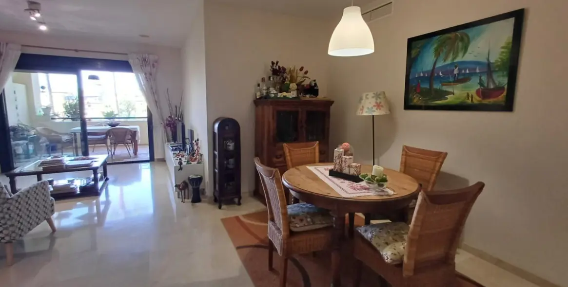 Sale of middle floor apartment in Guadalmina Alta 6
