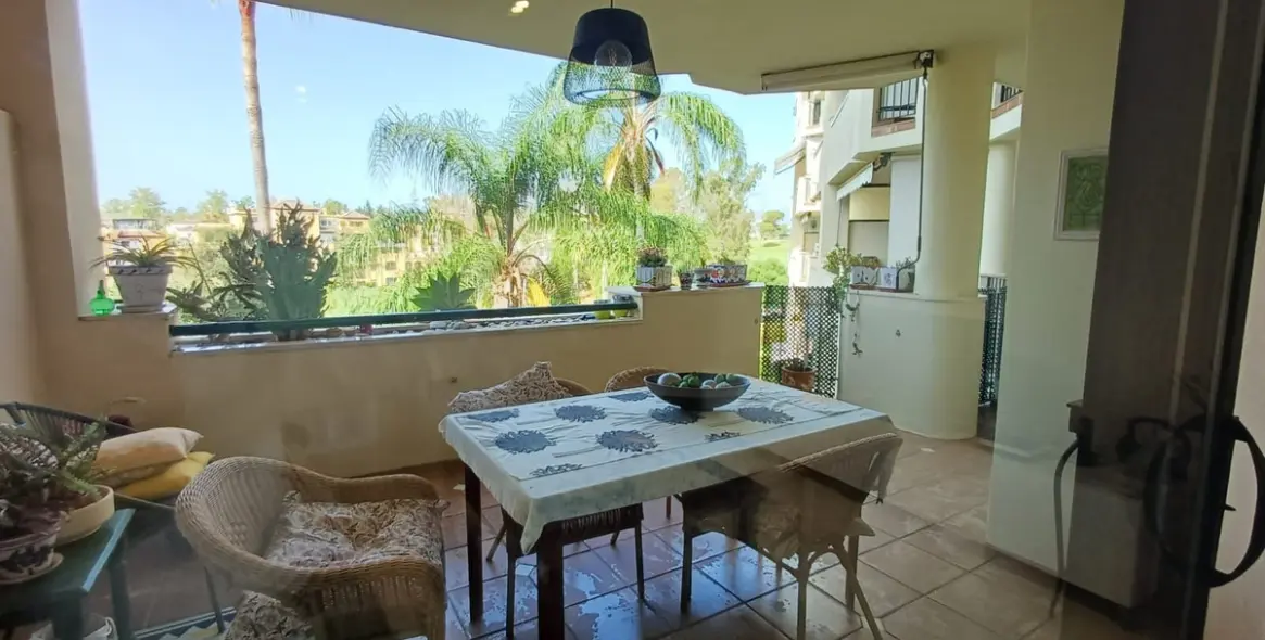 Sale of middle floor apartment in Guadalmina Alta 15