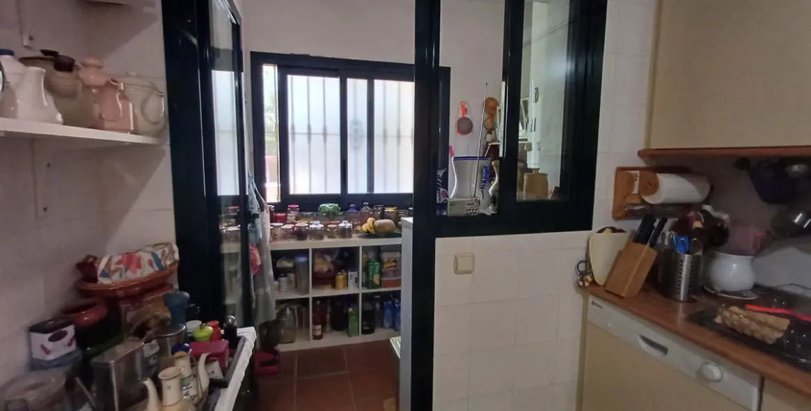 Sale of middle floor apartment in Guadalmina Alta 22