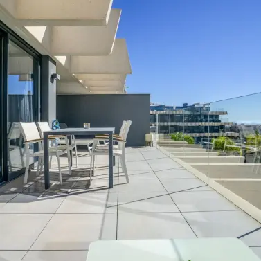 Sale of middle floor apartment in Estepona