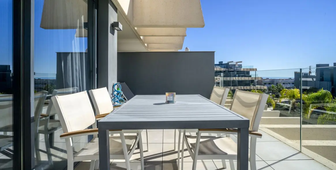 Sale of middle floor apartment in Estepona 4