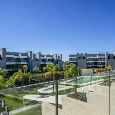 Sale of middle floor apartment in Estepona