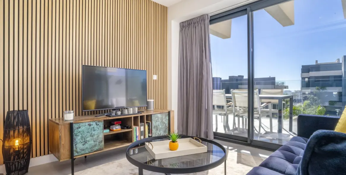 Sale of middle floor apartment in Estepona 10