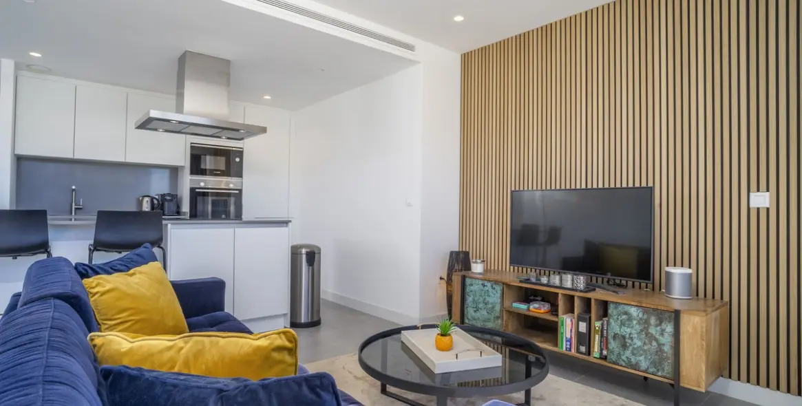 Sale of middle floor apartment in Estepona 12