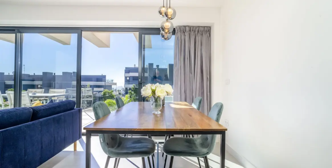 Sale of middle floor apartment in Estepona 15