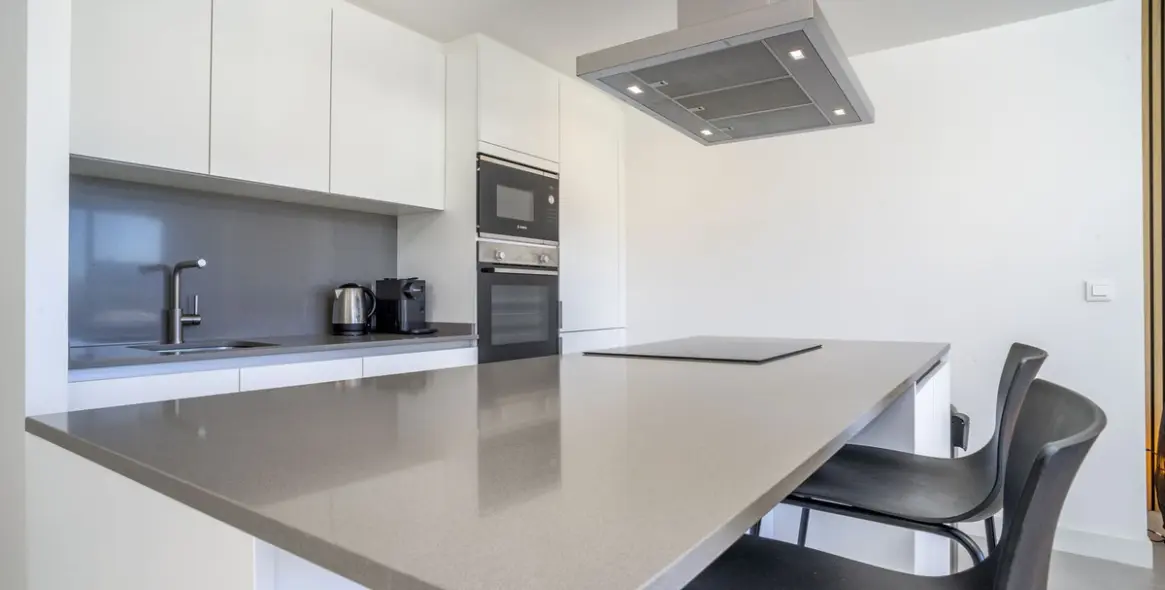 Sale of middle floor apartment in Estepona 20