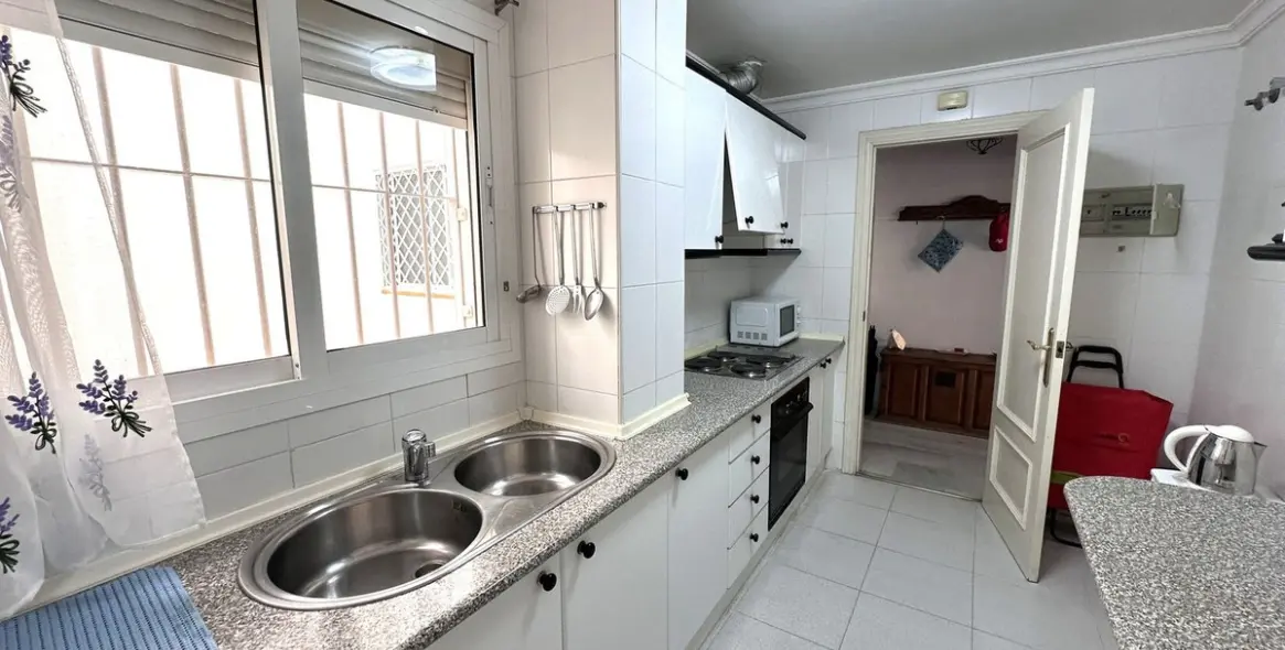 Venta de apartamento en planta media en Fuengirola 11