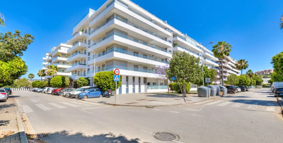 Sale of middle floor apartment in Nueva Andalucía 1