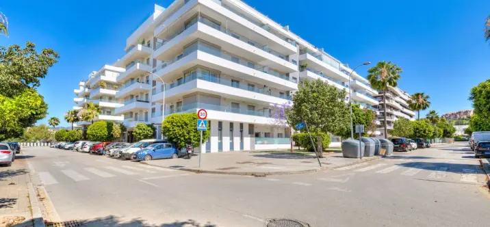 Sale of middle floor apartment in Nueva Andalucía 0