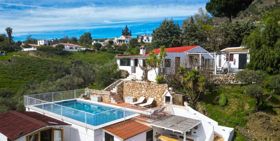 Продажа  отдельно стоящей виллы в Cómpeta 2