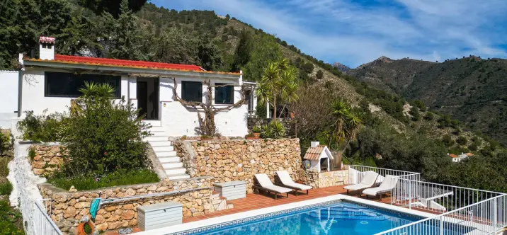 Продажа  отдельно стоящей виллы в Cómpeta 3