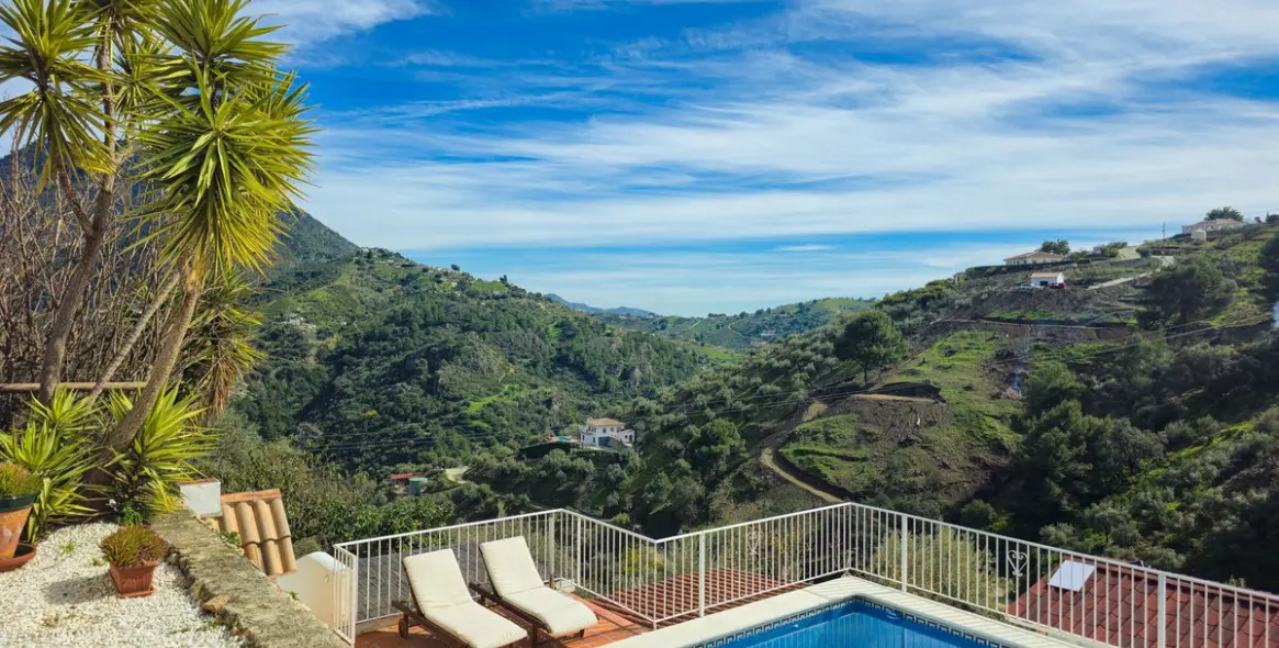 Sale of detached villa in Cómpeta 33