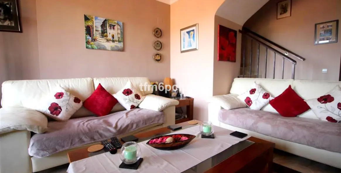 Продажа двухуровневого пентхауса в Estepona 3