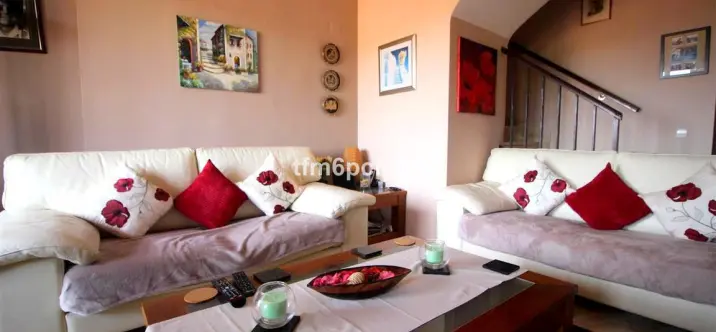 Продажа двухуровневого пентхауса в Estepona 2