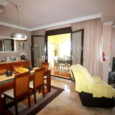 Продажа двухуровневого пентхауса в Estepona