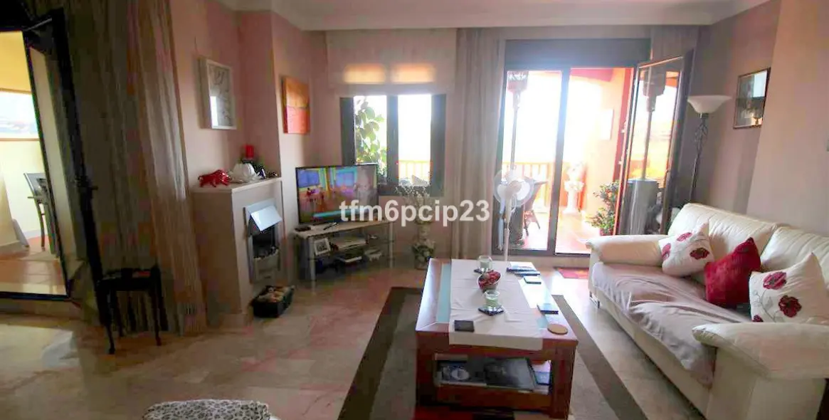 Продажа двухуровневого пентхауса в Estepona 8