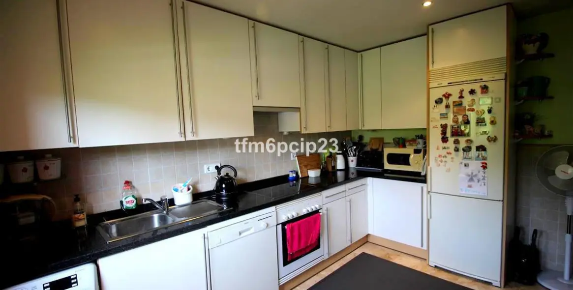 Продажа двухуровневого пентхауса в Estepona 15