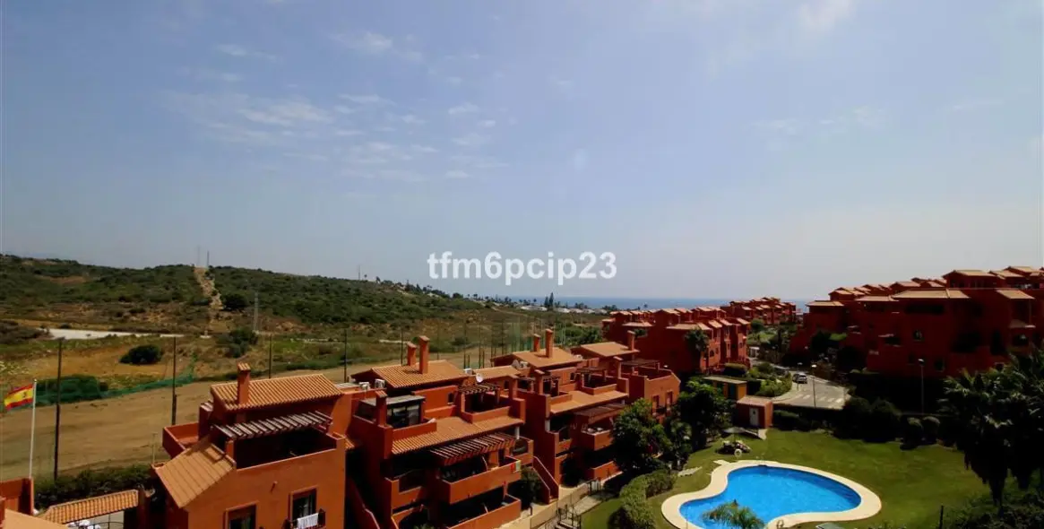 Продажа двухуровневого пентхауса в Estepona 18