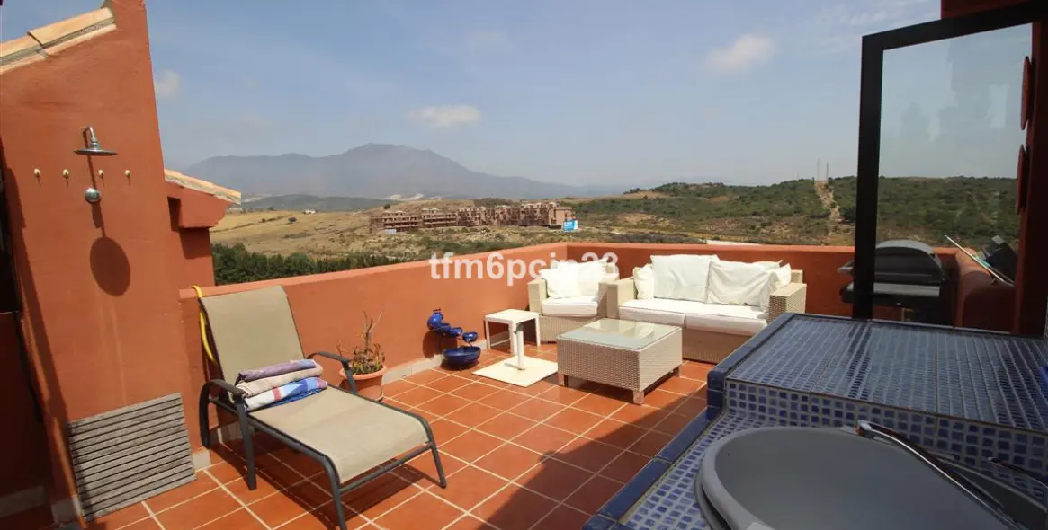 Продажа двухуровневого пентхауса в Estepona 22