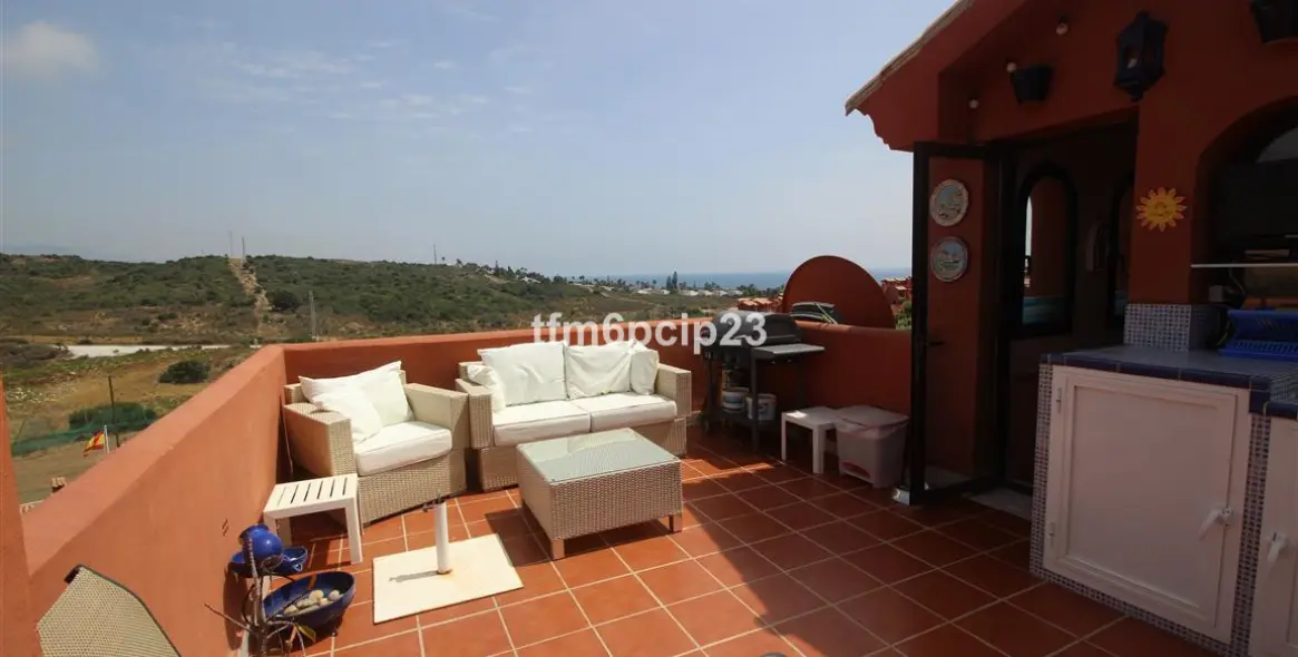Продажа двухуровневого пентхауса в Estepona 23