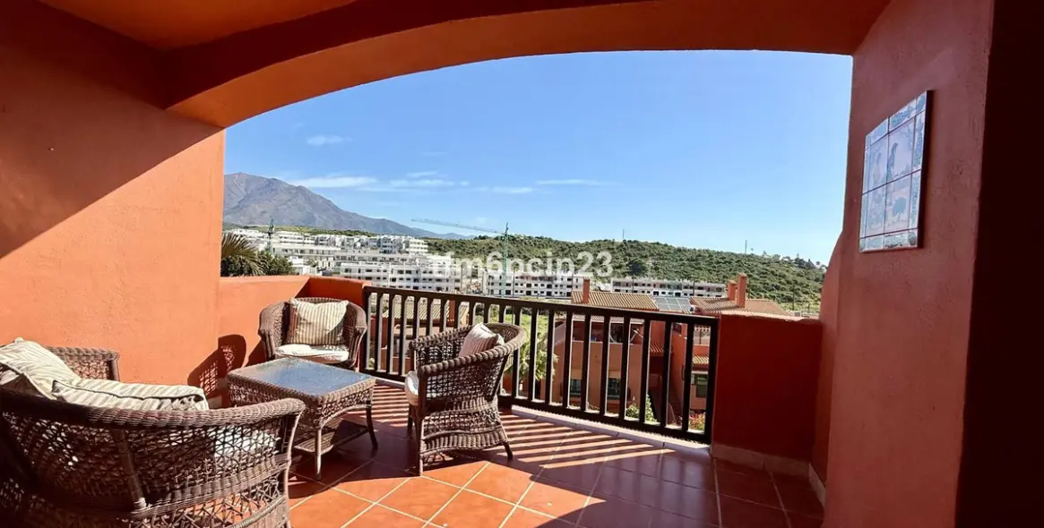 Venta de ático dúplex en Estepona 38