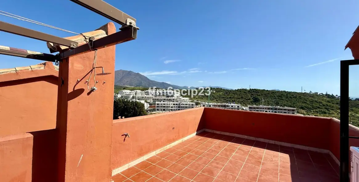 Venta de ático dúplex en Estepona 42