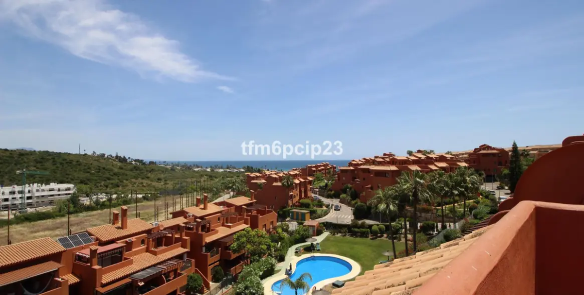 Venta de ático dúplex en Estepona 44