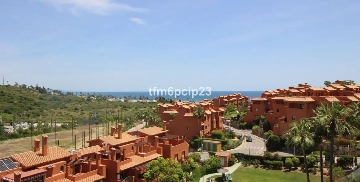 Venta de ático dúplex en Estepona 45
