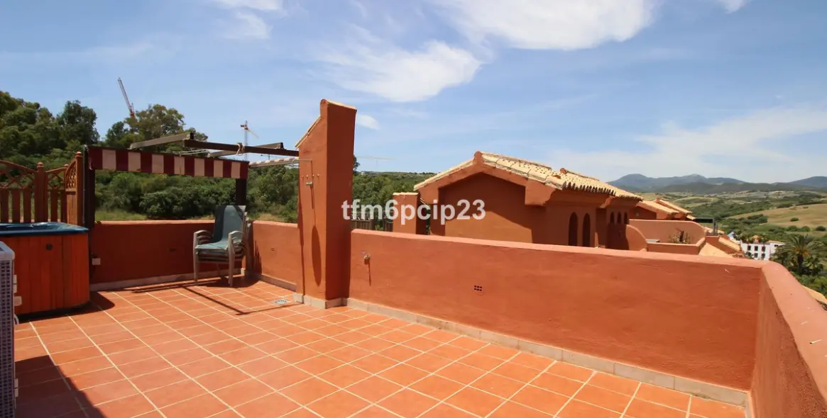 Venta de ático dúplex en Estepona 46