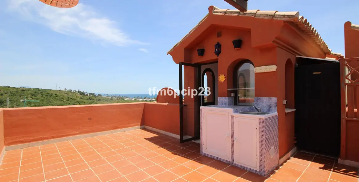 Venta de ático dúplex en Estepona 49