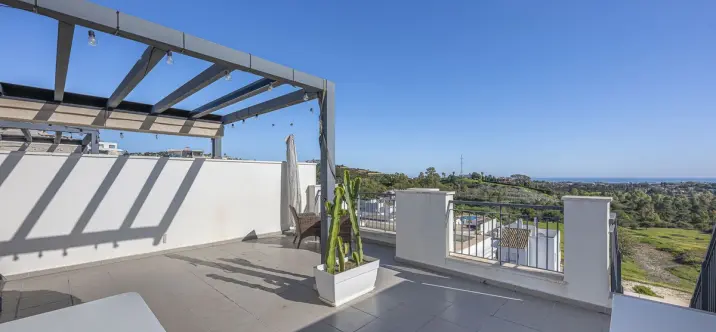 Sale of penthouse duplex in Benahavís 2