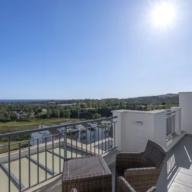 Sale of penthouse duplex in Benahavís