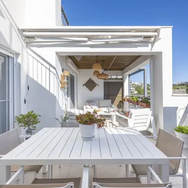 Sale of penthouse duplex in Benahavís