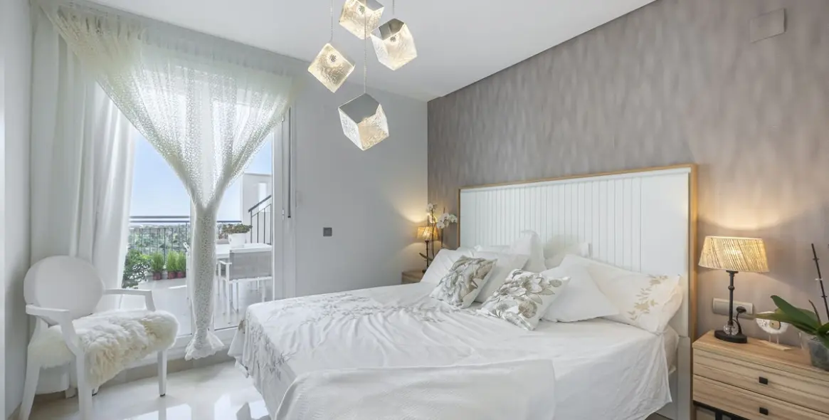 Продажа двухуровневого пентхауса в Benahavís 7