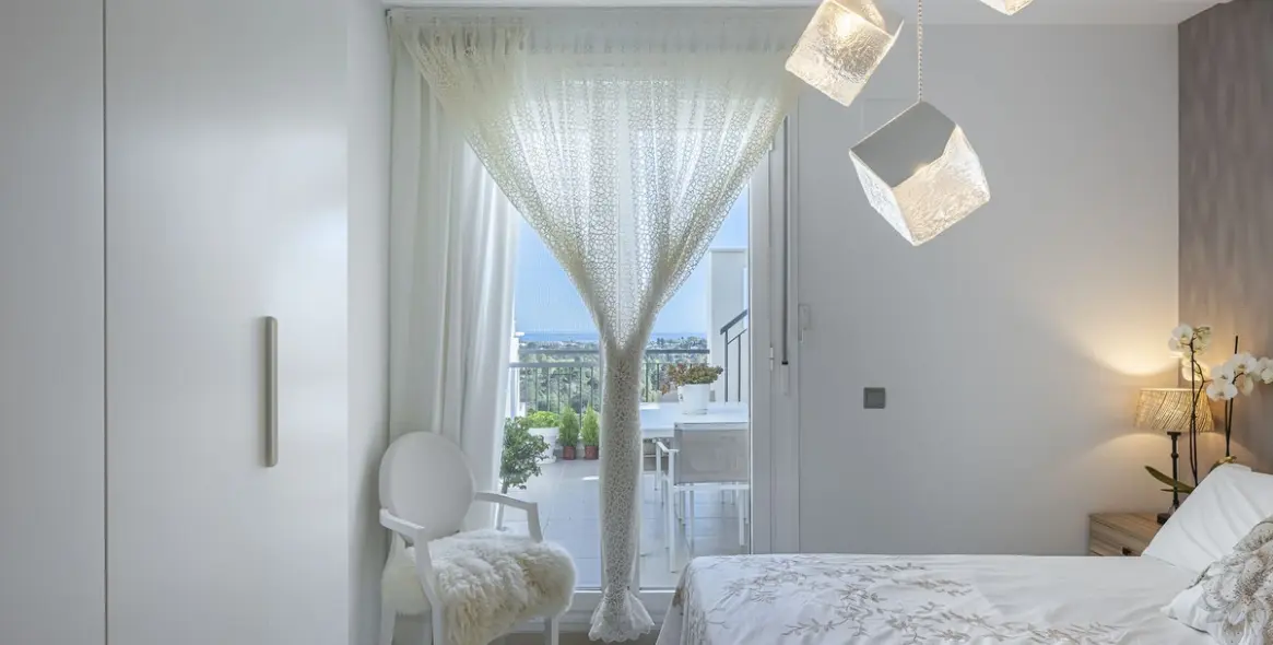 Продажа двухуровневого пентхауса в Benahavís 8