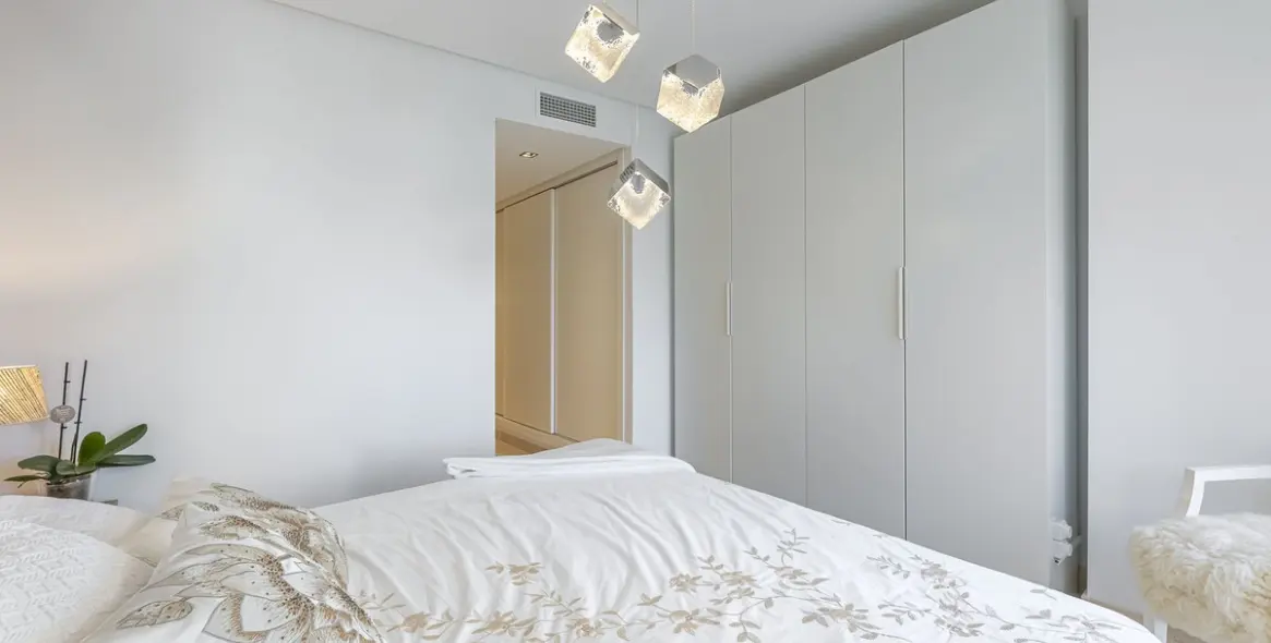 Продажа двухуровневого пентхауса в Benahavís 10