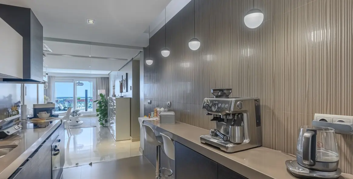 Продажа двухуровневого пентхауса в Benahavís 18