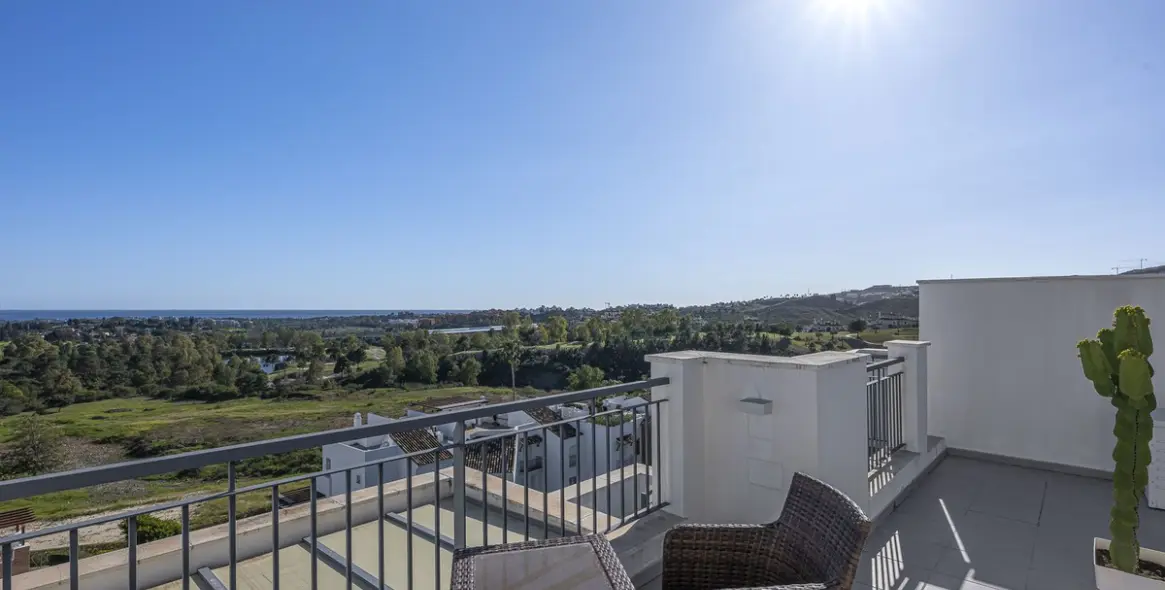 Sale of penthouse duplex in Benahavís 26