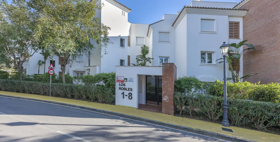 Sale of penthouse duplex in Benahavís 31