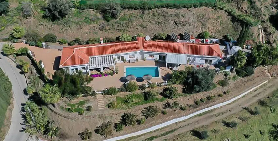 Продажа  отдельно стоящей виллы в Vélez-Málaga 1