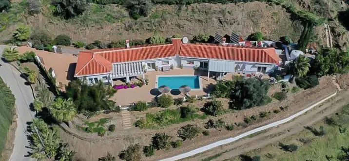 Продажа  отдельно стоящей виллы в Vélez-Málaga 0