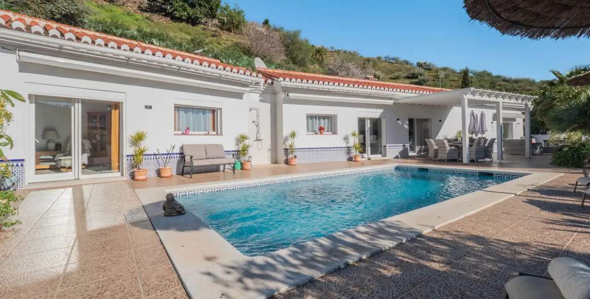 Продажа  отдельно стоящей виллы в Vélez-Málaga 3