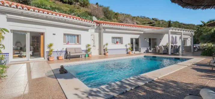 Продажа  отдельно стоящей виллы в Vélez-Málaga 2